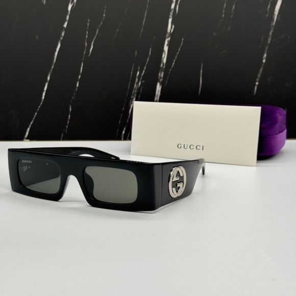 NEW GG1646S 001 GUCCI BLACK RECTANGULAR WOMEN GUCCI SUNGLASSES - Picture 1 of 13